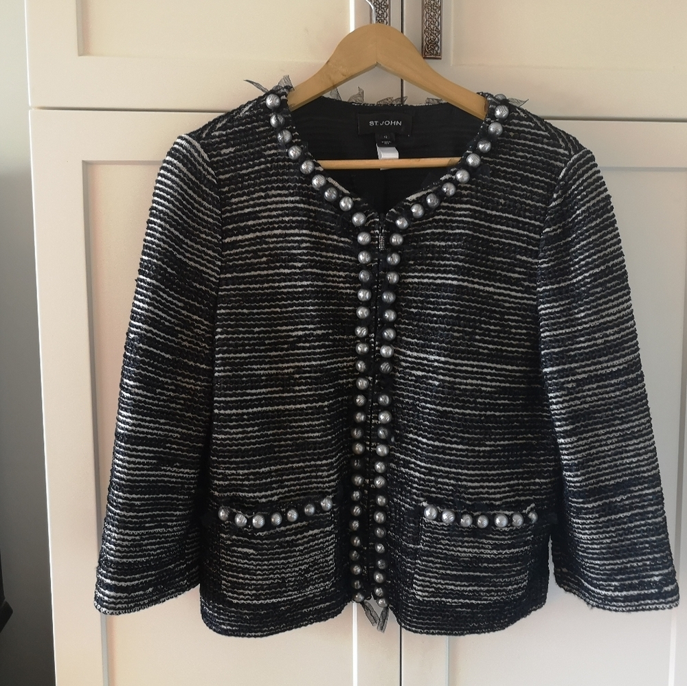 St. John dark navy& White Tweed Pearl-Trimmed blazer